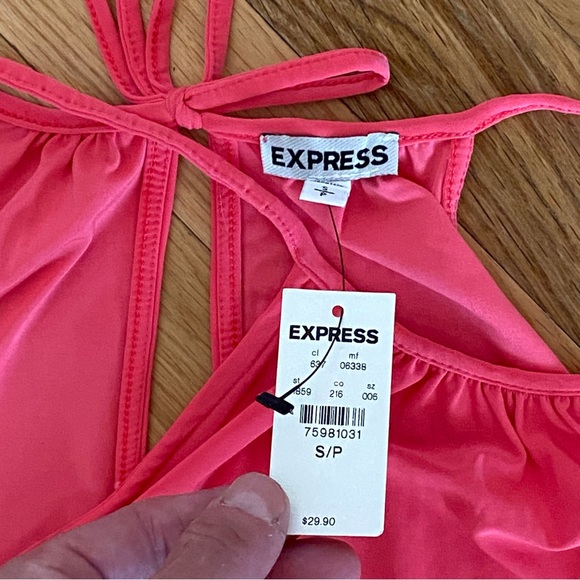Express Women’s Pink Stretchy Halter Top NWT - Picture 3 of 4